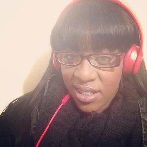 Meet your Posher, Alicia