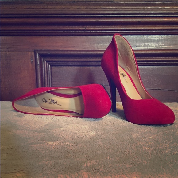 👄 Lipstick Red Velvet Stiletto Heels