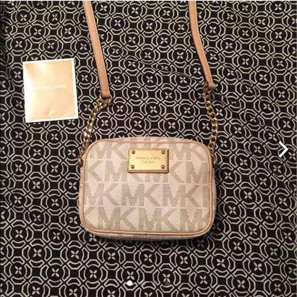 Michael Kors Logo Jet Set Crossbody