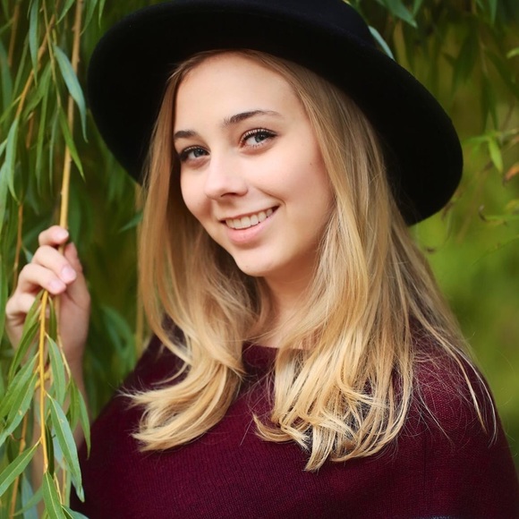 Meet your Posher, Hannah