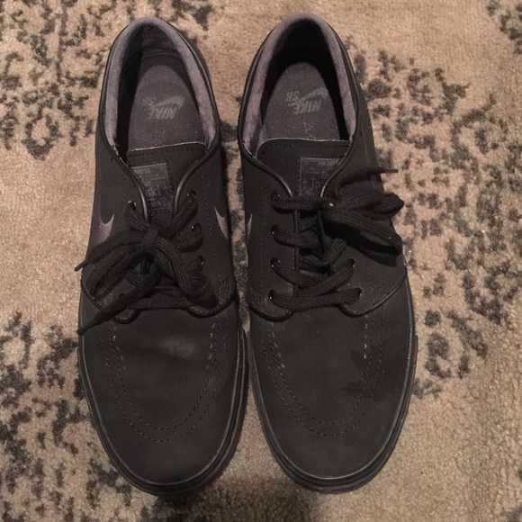 Comfortable Nike shoes,