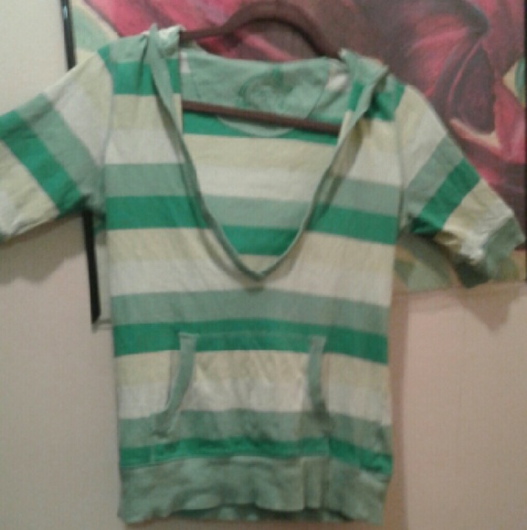 Short sleeve hoodie top