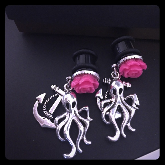 Handmade 00g Plugs Anchor and Octopus charms
