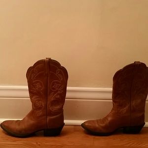 Arial Cowboy Boots