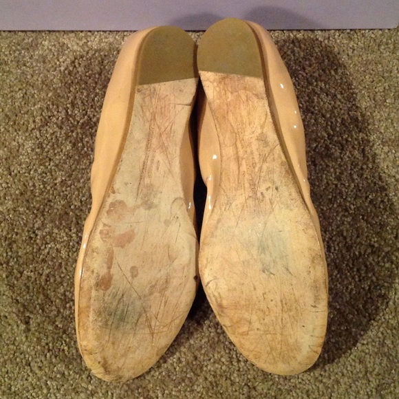 Vera Wang Nude Patent Flats Sz 6 - Picture 3 of 4