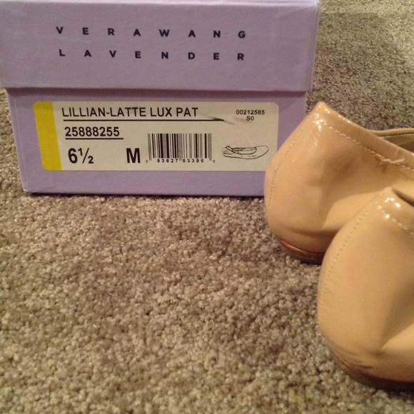 Vera Wang Nude Patent Flats Sz 6 - Picture 4 of 4