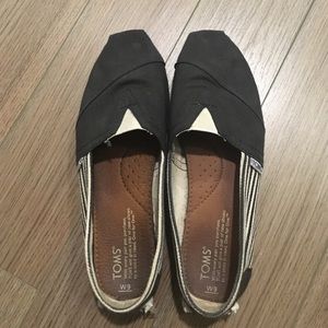 Black stripe women's toms shoes size 9