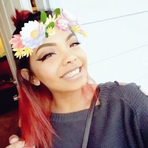 Meet your Posher, Myla