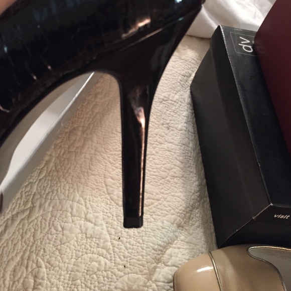 Jessica Simpson heels - Picture 4 of 4