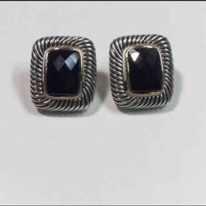 Onyx cable styled earrings.