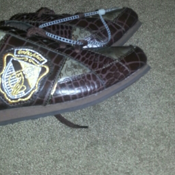 Shoes - Picture 4 of 4