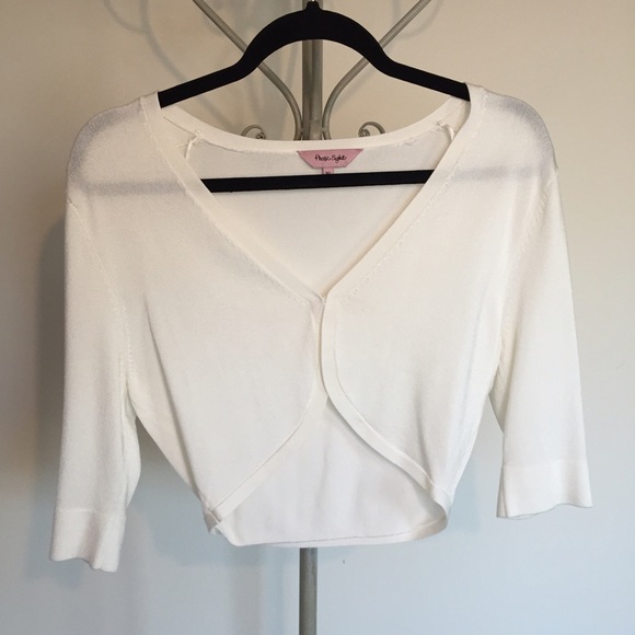 💗HP💗  🚨SALE🚨 Phase 8 cropped bolero cover up - Picture 2 of 4