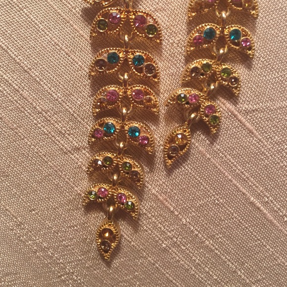 Gold dangle multi-colored jeweled earrings - Picture 2 of 4
