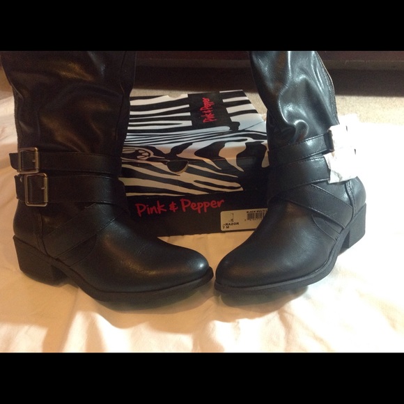 Pink & Pepper black boots size 7 - Picture 2 of 3