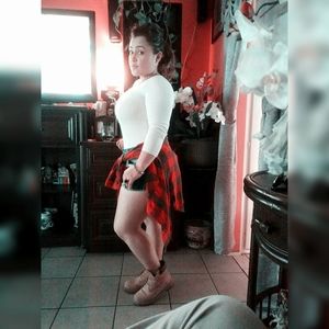 Meet your Posher, Ely