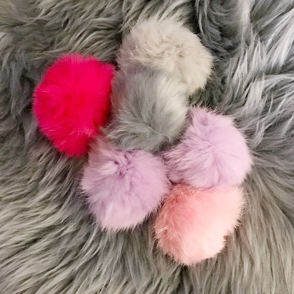 Light Grey Furry Keychain! (One color)