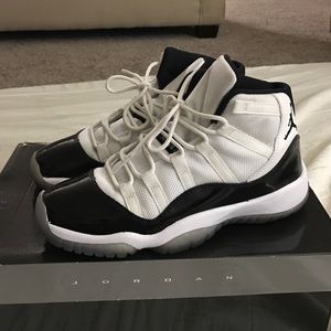 FLASH SALE Air Jordan XI Concord sz 5Y/6.5WMNS