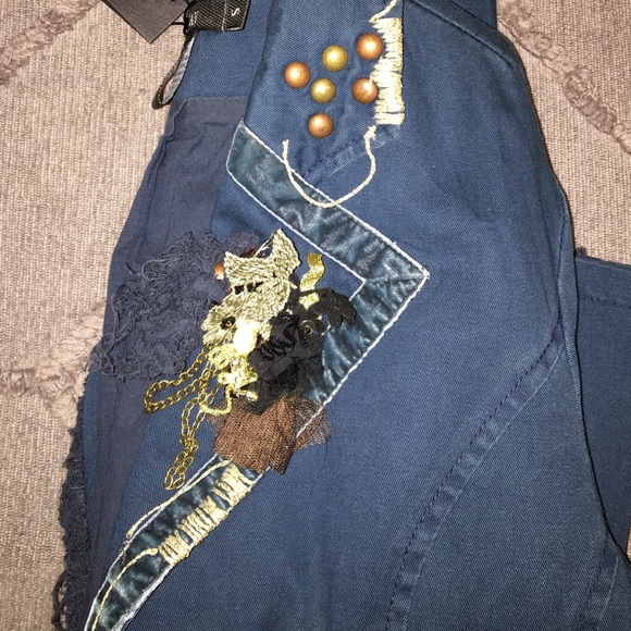 Blazer - Picture 2 of 3