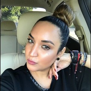 Meet your Posher, Dayanis