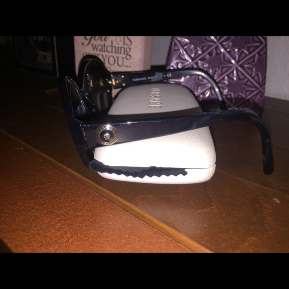 Versace Sunglasses 😎 *Authentic* - Picture 3 of 4
