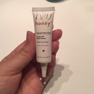 Nourishing facial serum