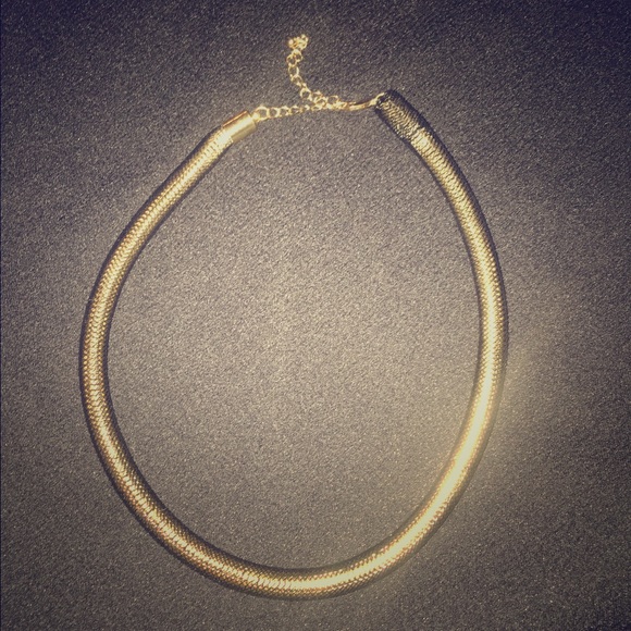 Necklace and bracelet set