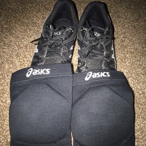 Volleyball court shoes and knee pads