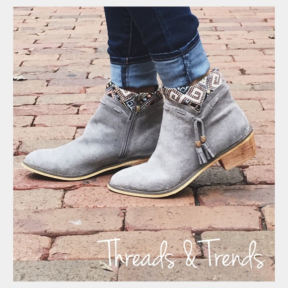 LAST PAIR! Willow Grey Printed Cuff Booties - Picture 3 of 3