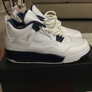 Air Jordan IV Columbia sz 5.5Y