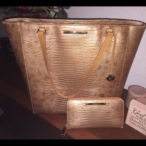 Brahmin Bag with matching wallet...