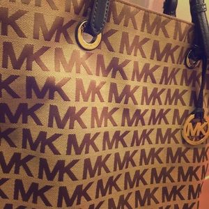MICHAEL KORS