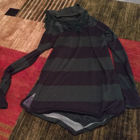 Slit sides light sweater with cowl neck