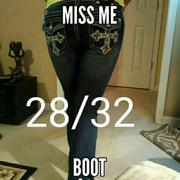 LIKE NEW Miss Me Crystal Bling Cross Pocket Boot