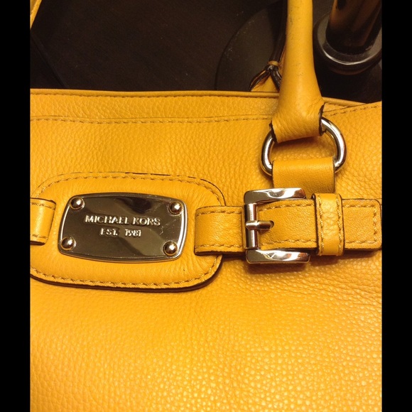 Authentic Michael Kors bag - Picture 2 of 4