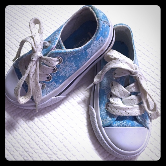 Snowflake tennis shoes.