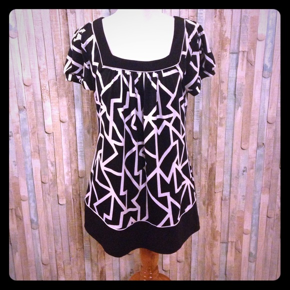 Maurices black and white blouse
