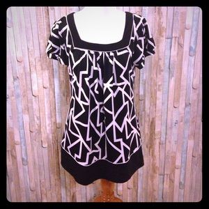 Maurices black and white blouse