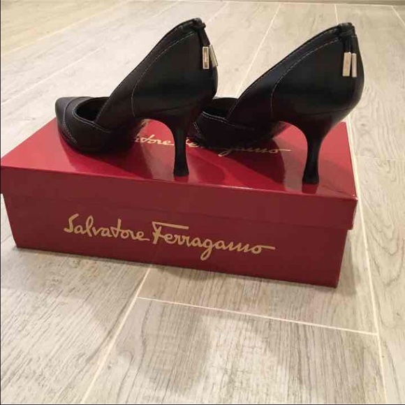 Reduced 💥 Ferragamo Mid Heel Pumps