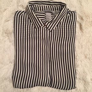 H&M STRIPPED BUTTON UP🔳🔲