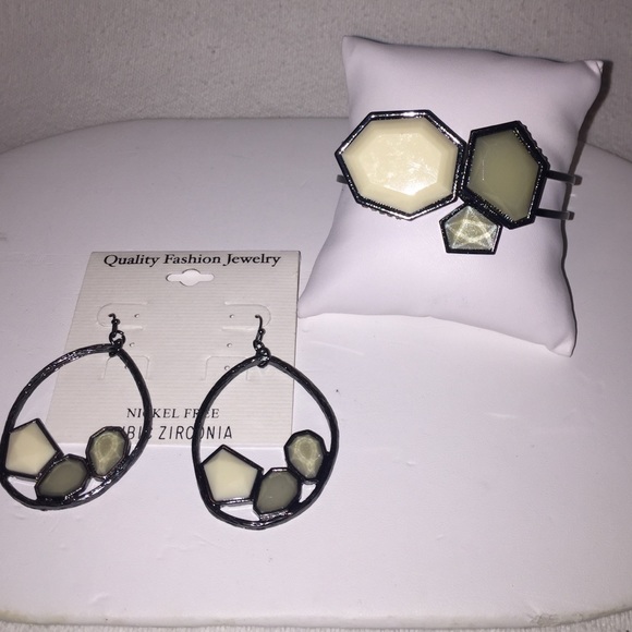 Fashion Earring & Matching Bangle