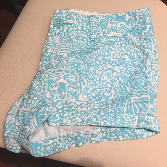 Lilly Pulitzer Walsh Shorts! - Picture 2 of 4