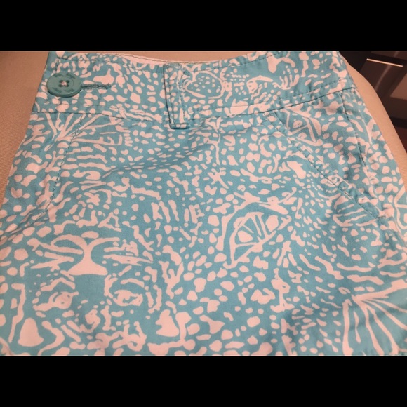 Lilly Pulitzer Walsh Shorts! - Picture 3 of 4