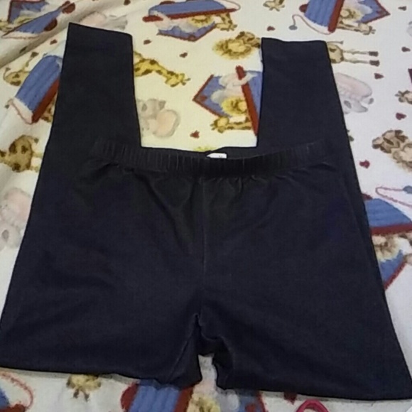 Tee & capri leggings - Picture 1 of 2