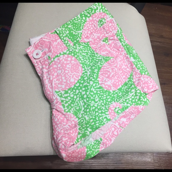 Lilly Pulitzer Walsh Shorts - Picture 2 of 3