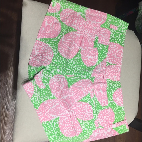 Lilly Pulitzer Walsh Shorts - Picture 3 of 3