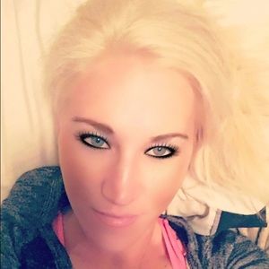 Meet your Posher, Danyelle