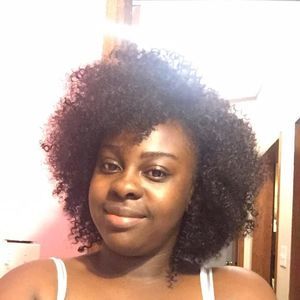 Meet your Posher, Brittney