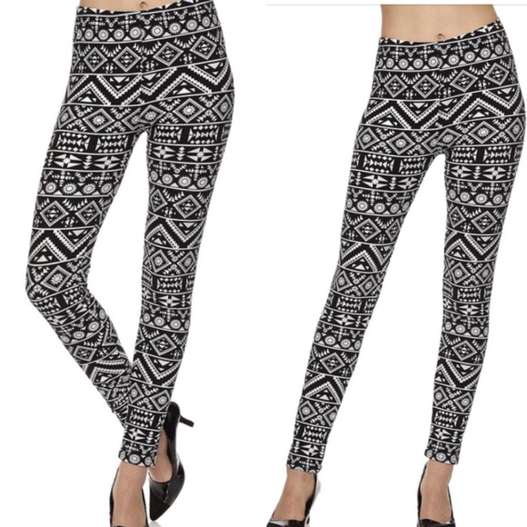 5⭐️️{Plus} Aztec Print Cozy Leggings - Picture 2 of 4