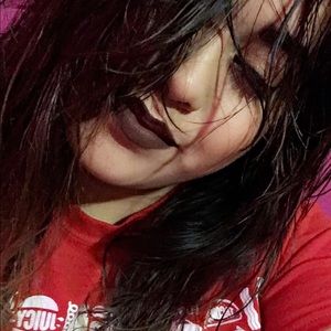 Meet your Posher, Alicia