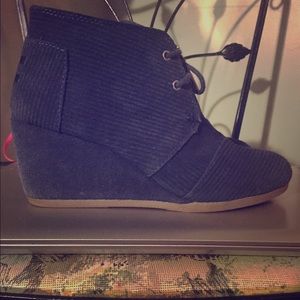Toms wedge booties size 7.5